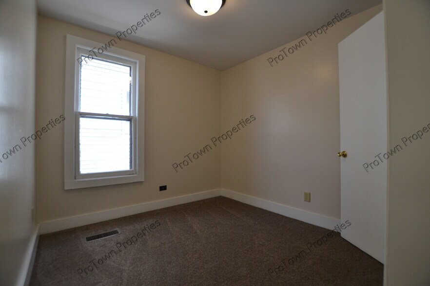 Building Photo - 651 N Bluff St