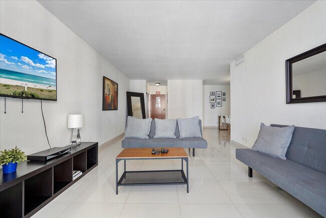 Building Photo - 3901 S Ocean Dr