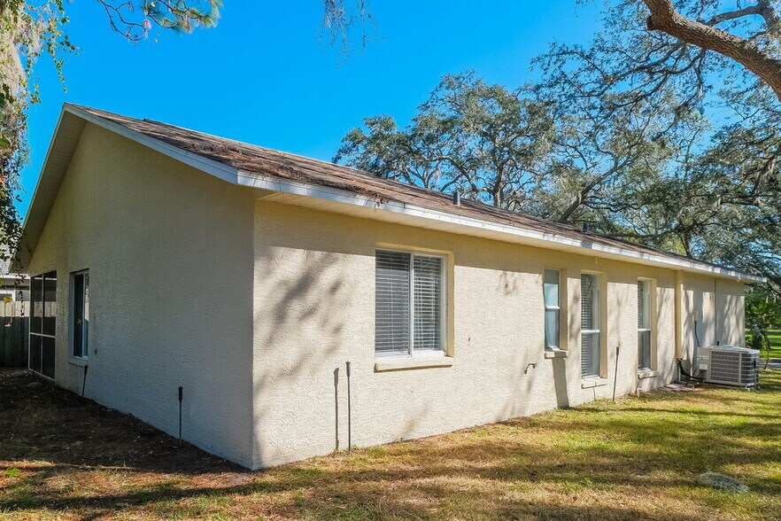 Building Photo - 7741 Barclay Rd