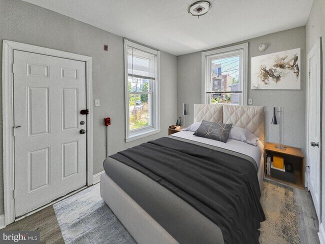 Building Photo - 637 N 32nd St