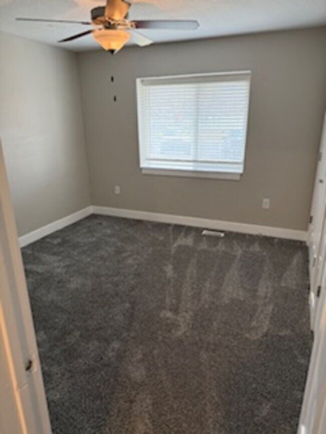 Building Photo - Gorgeous 6-bedroom, 4-bathroom in Charming Salem