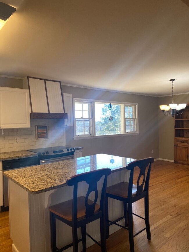 Building Photo - Beautiful home in Forest Heights | MAY BE AVAILABLE SOONER!