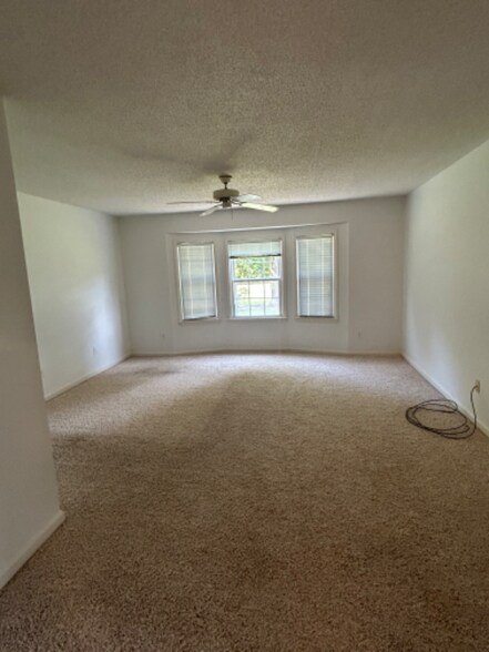 Building Photo - 3016 Weatherby Ct