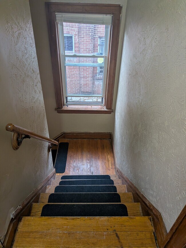 Building Photo - 4825 Farlin Ave
