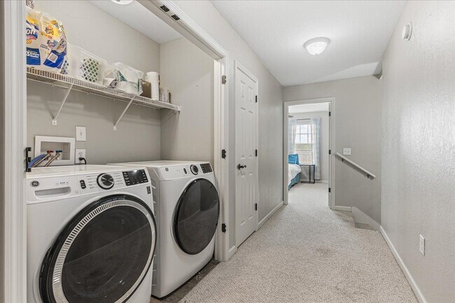 Building Photo - 410 Ashbury Cir