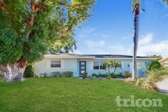 Building Photo - 1431 Croydon Dr