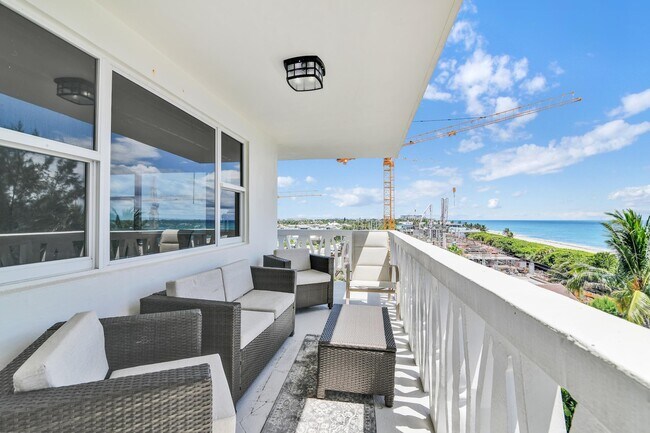 Building Photo - 1169 Hillsboro Mile
