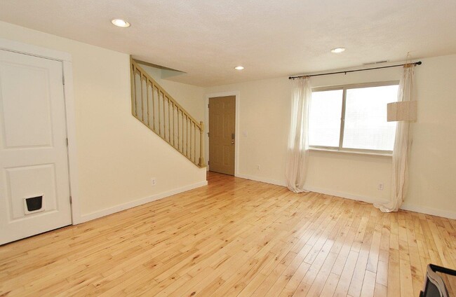 Building Photo - 4843 W Targee St