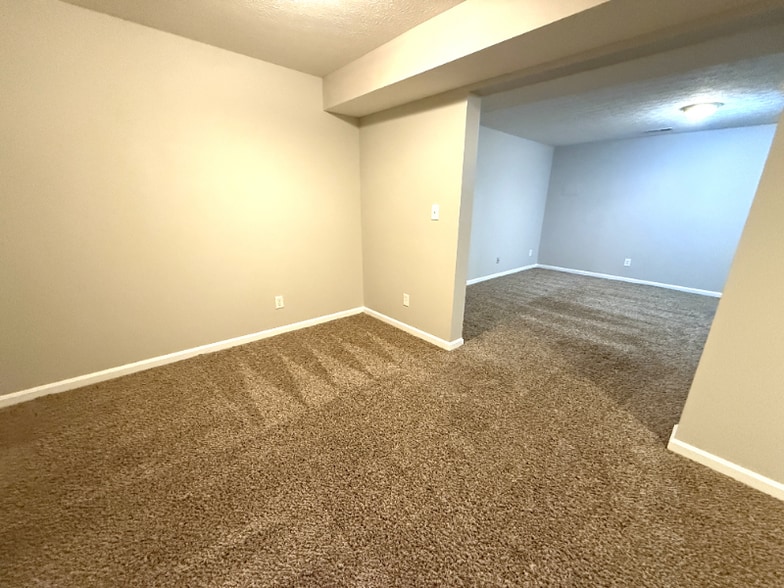 Building Photo - 12812 Lost Hill Walk