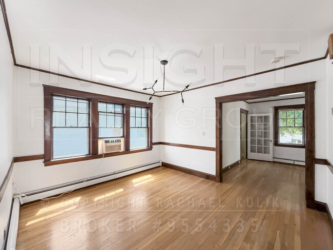 Building Photo - 61 Moraine St