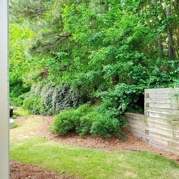 Building Photo - 300 Cottonwood Creek Cir