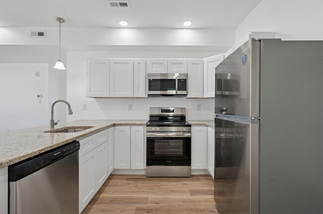 Building Photo - 4512-16 Lancaster Ave