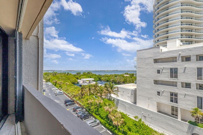Building Photo - 4200 N Ocean Dr