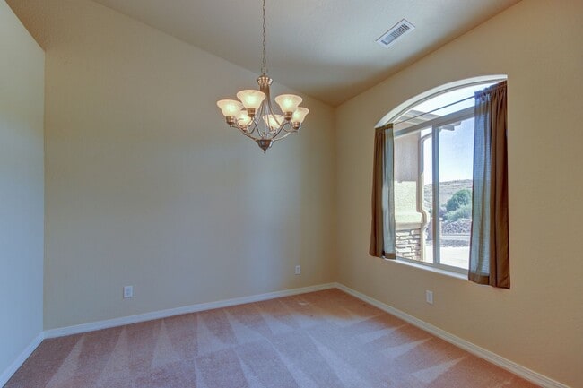 Building Photo - Yavapai Hills with 3 Car Garage