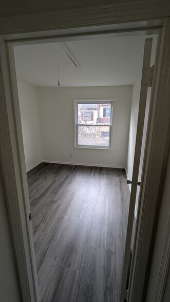 Bedroom 3 - 1718 Redwood Ct