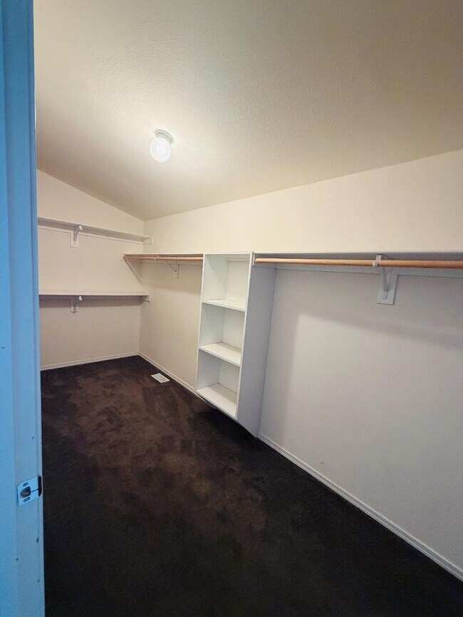 Building Photo - 558 N Tam Rim Dr