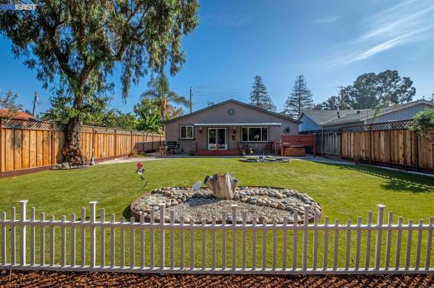 Building Photo - 41345 Roberts Ave