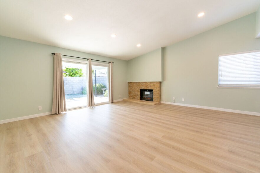 Building Photo - 16771 Glenhaven Ln