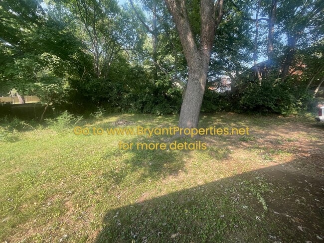 Building Photo - 3133 Cloverwood Dr