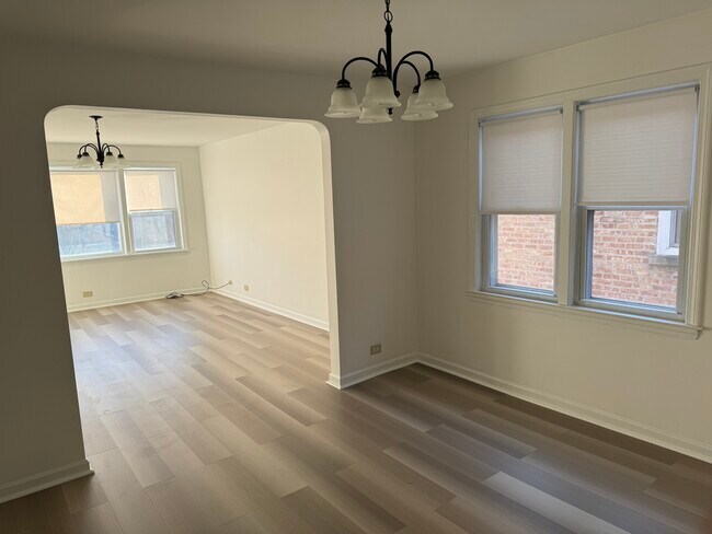 Building Photo - 5746 N Kimball Ave