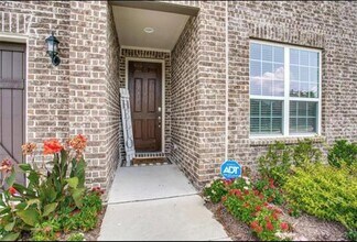 Building Photo - 3824 Horseshoe Trail