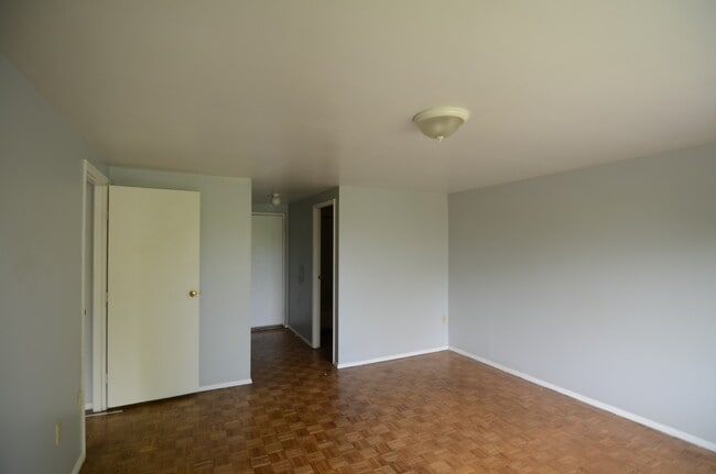 Building Photo - Norbend Apartments