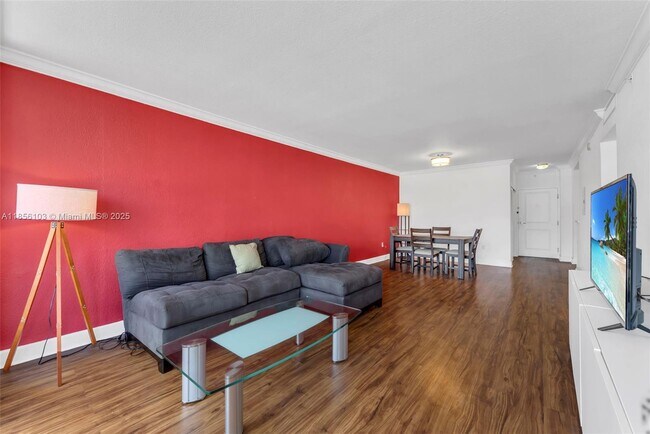 Building Photo - 401 69th St