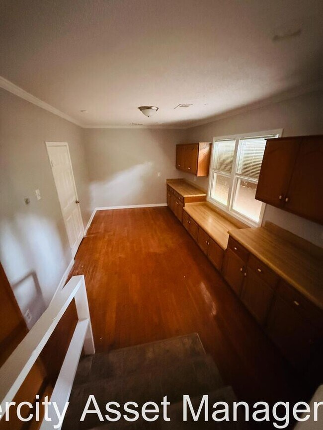 Building Photo - Newly Renovated- BONUS ROOM, Section 8 Friendly and ready for a speedy move in!!!! Call Today!!!