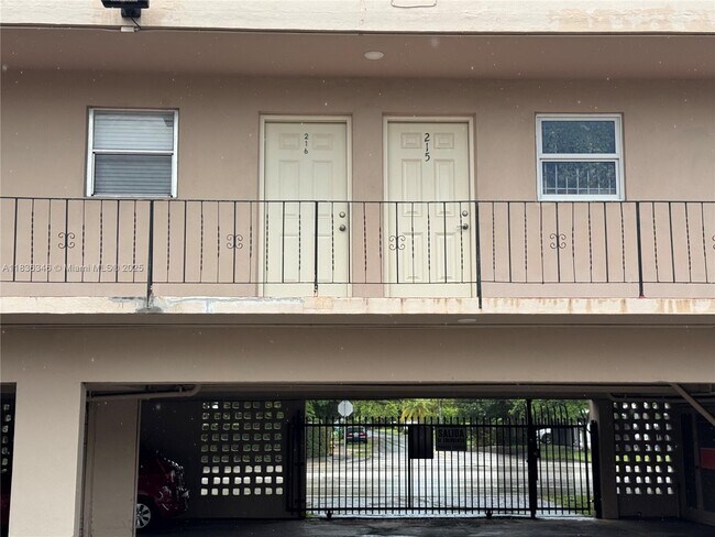 Building Photo - 1201 SW 42nd Ave