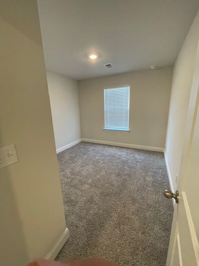 Building Photo - 4528 Skywood Ln