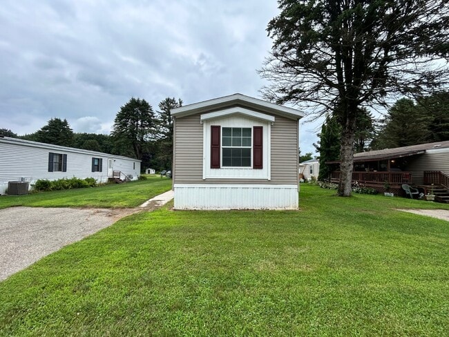 Building Photo - 2701 30 Mile Rd