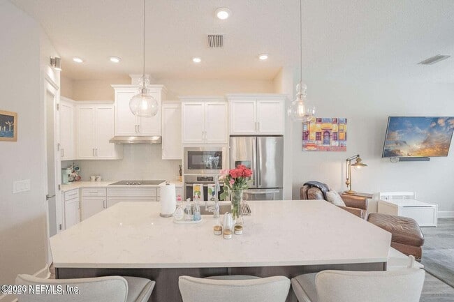 Building Photo - 7413 Beach Walk Pl