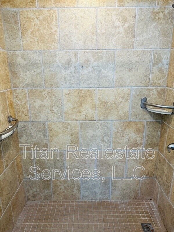 Building Photo - 2915 LA-14