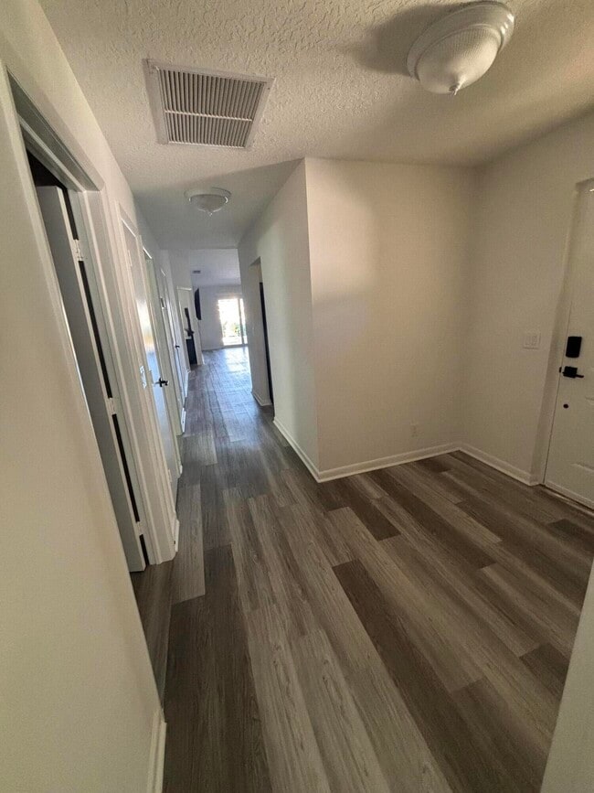 Building Photo - 620 Southwind Cir