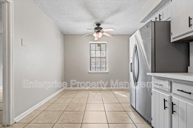 Building Photo - 7103 Tagen Dr