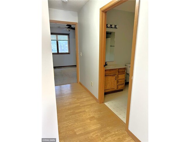 Building Photo - 831 Highview Dr