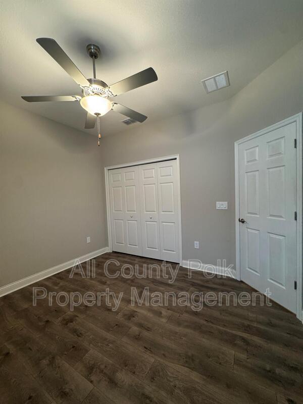 Building Photo - 272 Walkers Point Dr