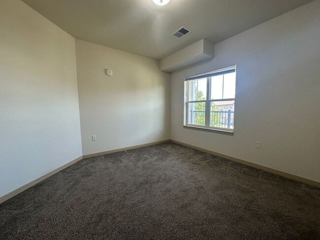 Building Photo - 3036 Triumph Dr