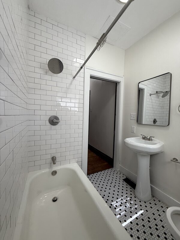 Building Photo - 187-189 E Whittier St