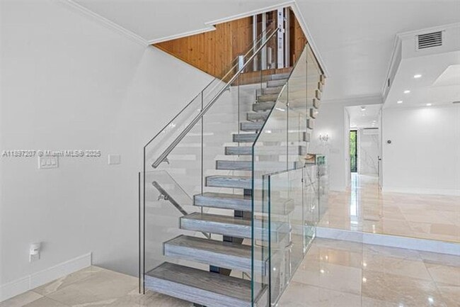 Building Photo - 6124 Paradise Point Dr