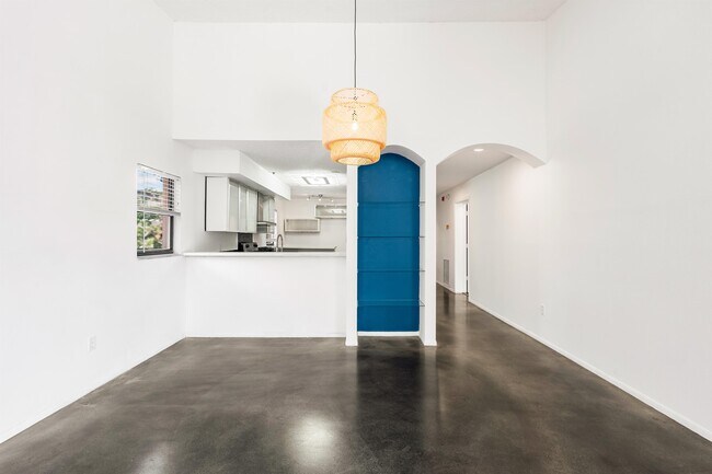 Building Photo - 800 Hudson Ave