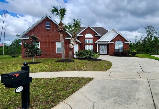 Building Photo - Great Home and Location-Available Now!