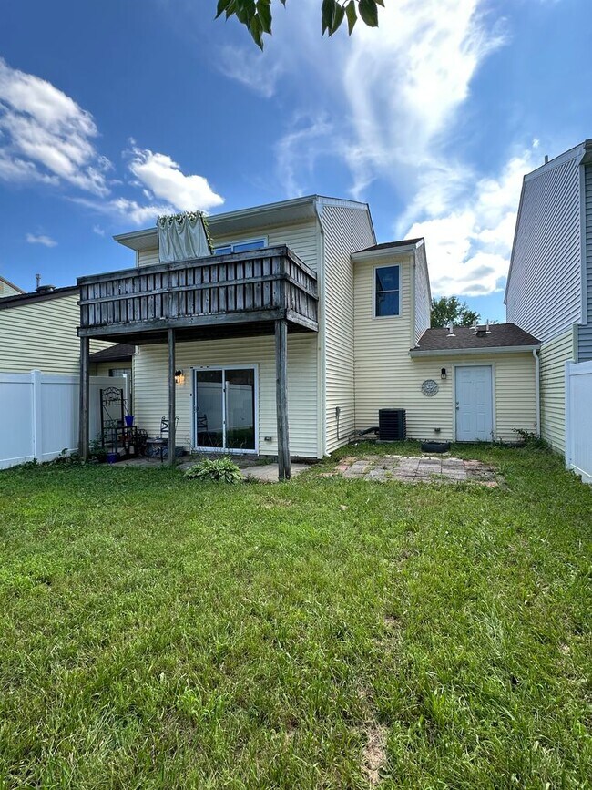 Building Photo - 18 Harrington Ln
