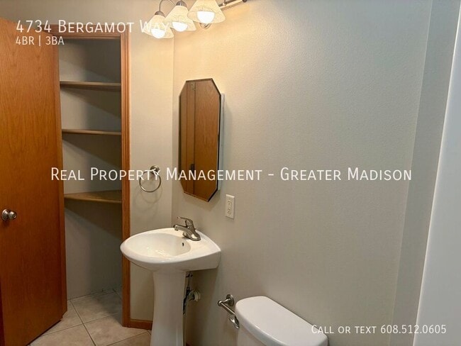 Building Photo - 4734 Bergamot Way