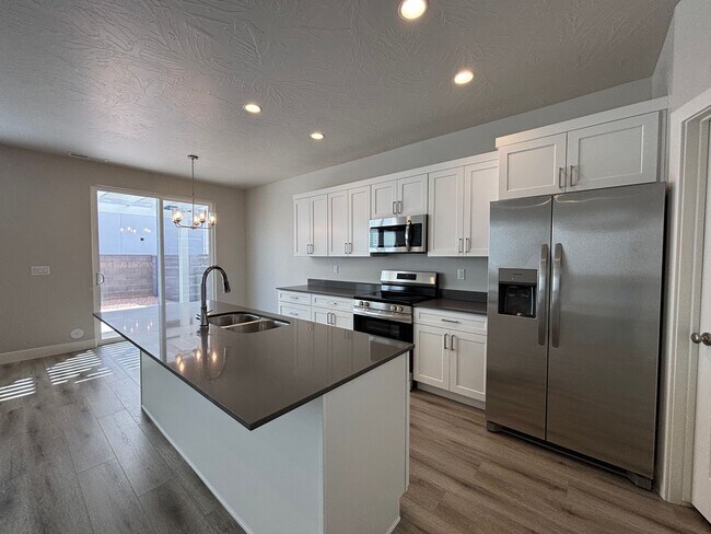 Building Photo - 1073 S 4380 W