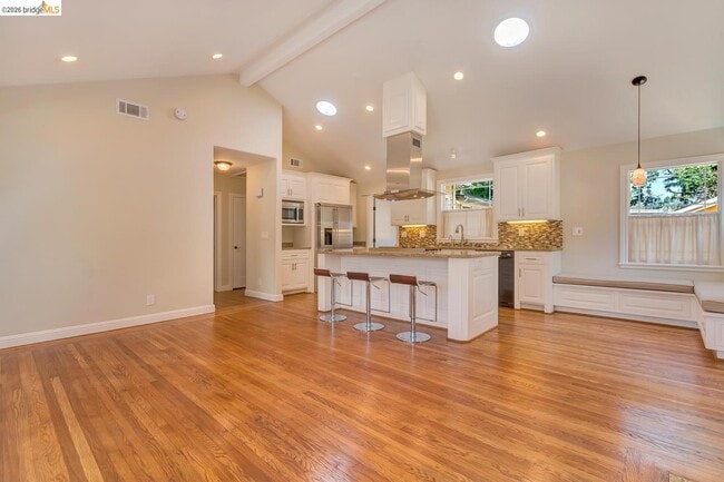 Building Photo - 3484 Moraga Blvd