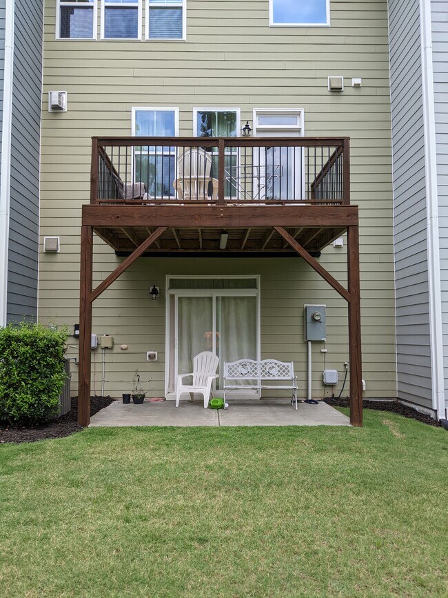 Building Photo - 623 Edgewater Ridge Ct