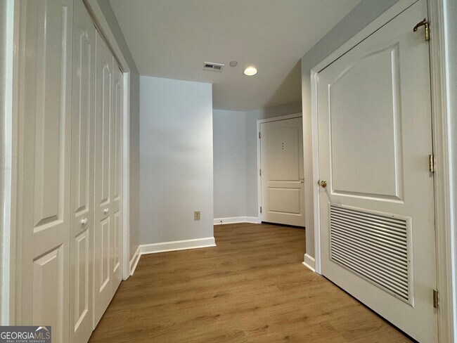 Building Photo - 195 14th St NE