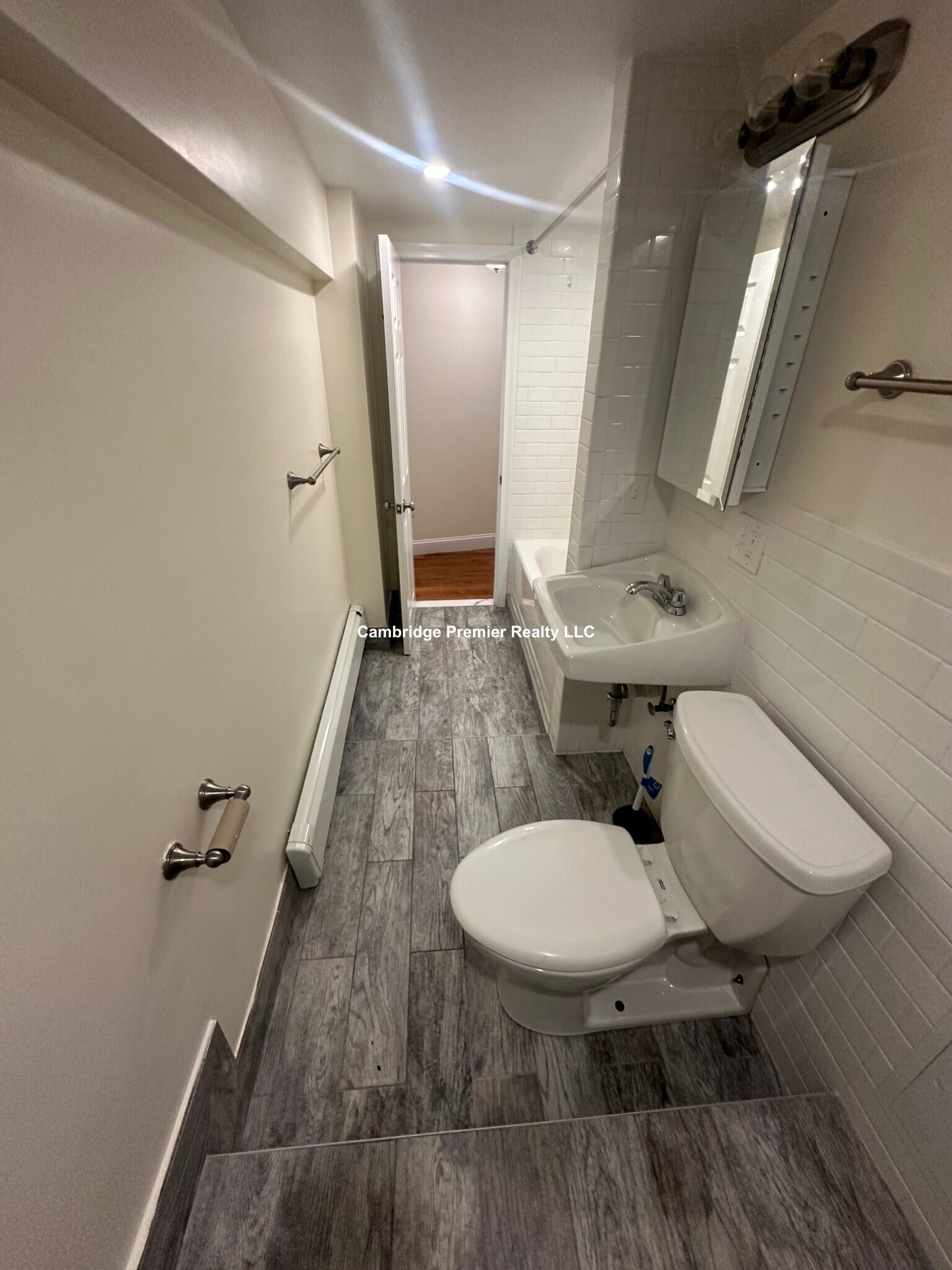 Building Photo - 387 Harvard St