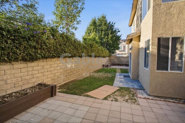 Building Photo - 28075 Daydream Way